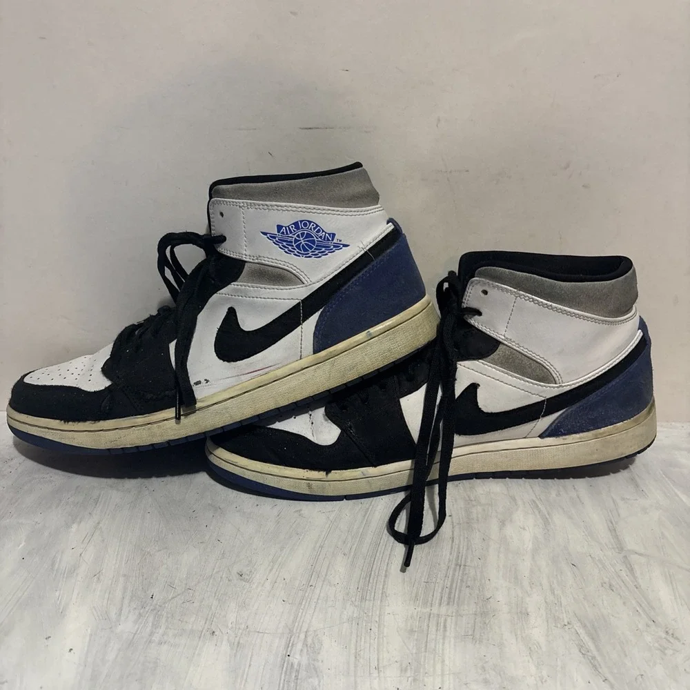 Nike Air Jordan 1 Mid SE Royal Black Toe 11.5 Men's Worn